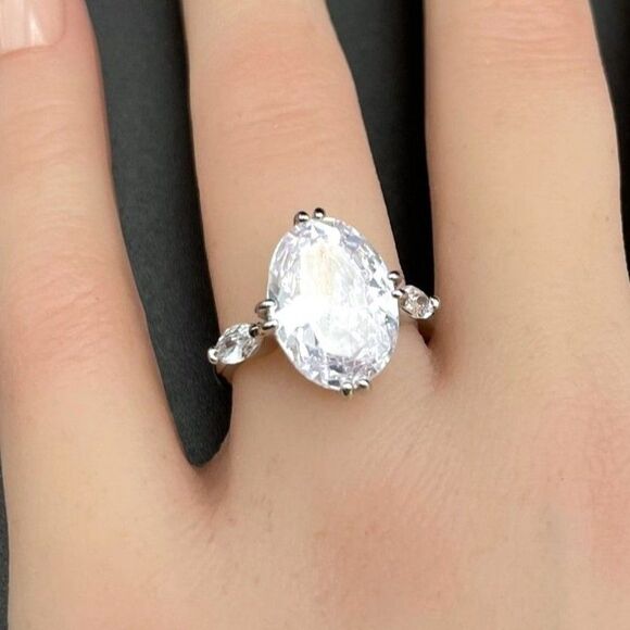 .925 Sterling Silver with Large Oval White Diamond Cubic Zirconia Ring Size 6 - Picture 1 of 10